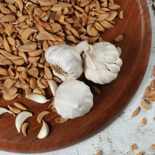 Dehydrated Garlic flakes